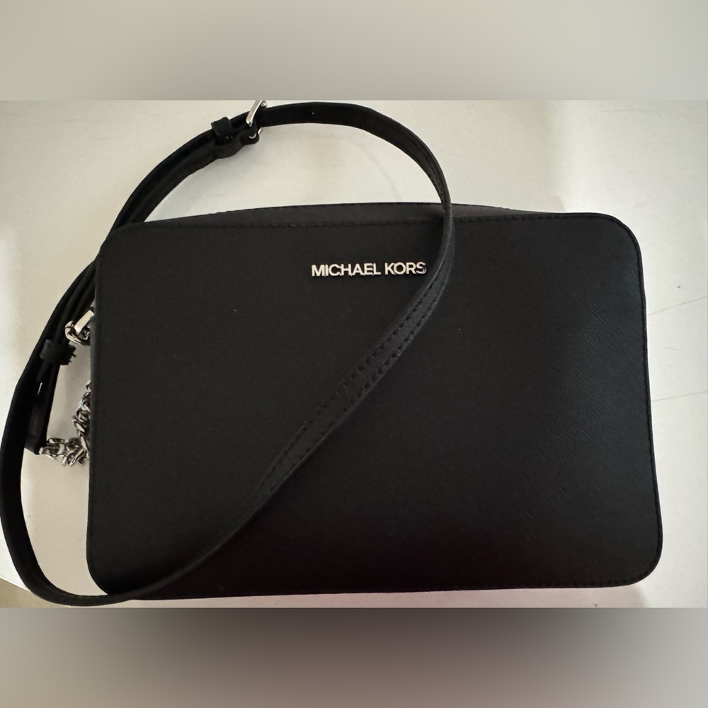 Michael Kors Elegant Black Crossbody Bag